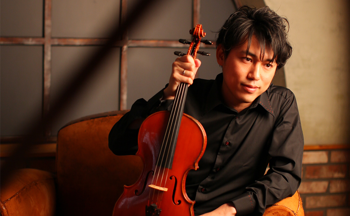 ヴィオラ演奏として小松大